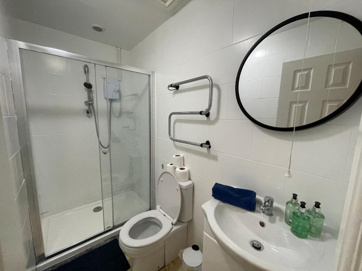 6 Person Apartment In City Centre Cardiff Esterno foto